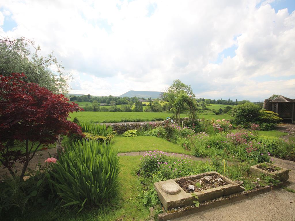 5 bedroom detached house To Let in Rimington - IMG_3101.jpg